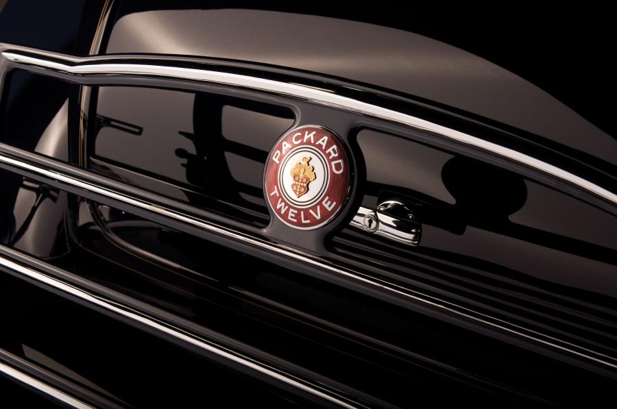  Packard Twelve 5-Passenger Victoria Coupe 1934 года  (фото 4 из 8)
